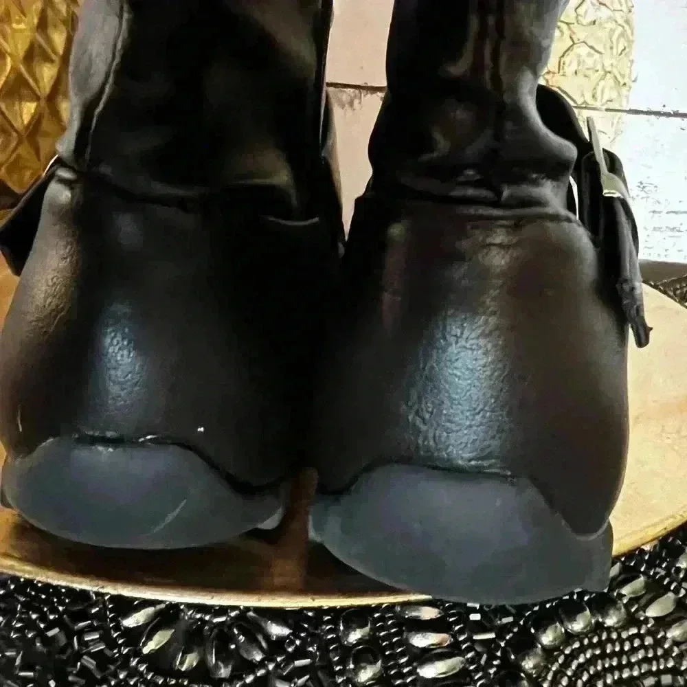 GIRLS DARK BROWN BOOT SIZE 10